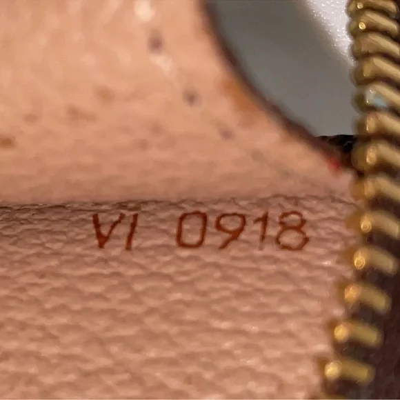 Authentic  Louis Vuitton Monogram Bucket Pouch PM W/Box - Picture 11 of 15